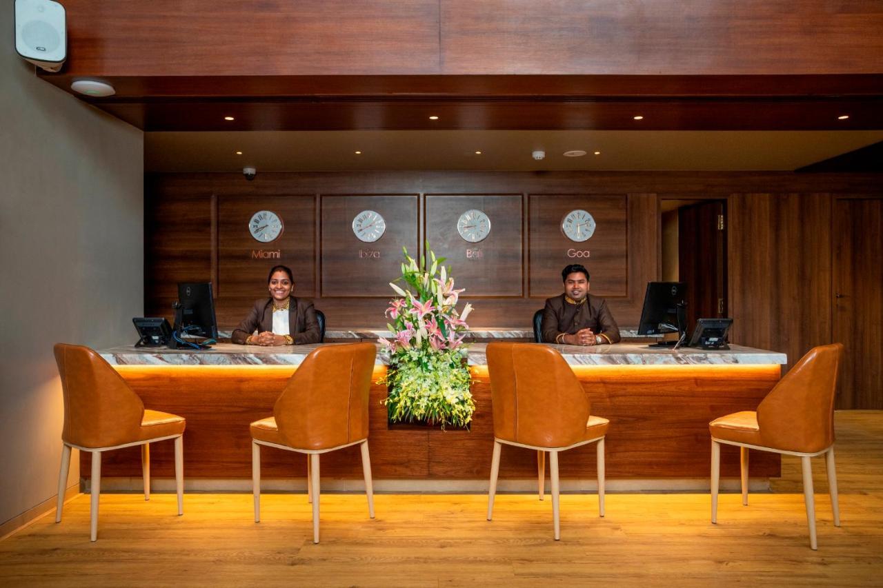 Yu Hotel Candolim Buitenkant foto