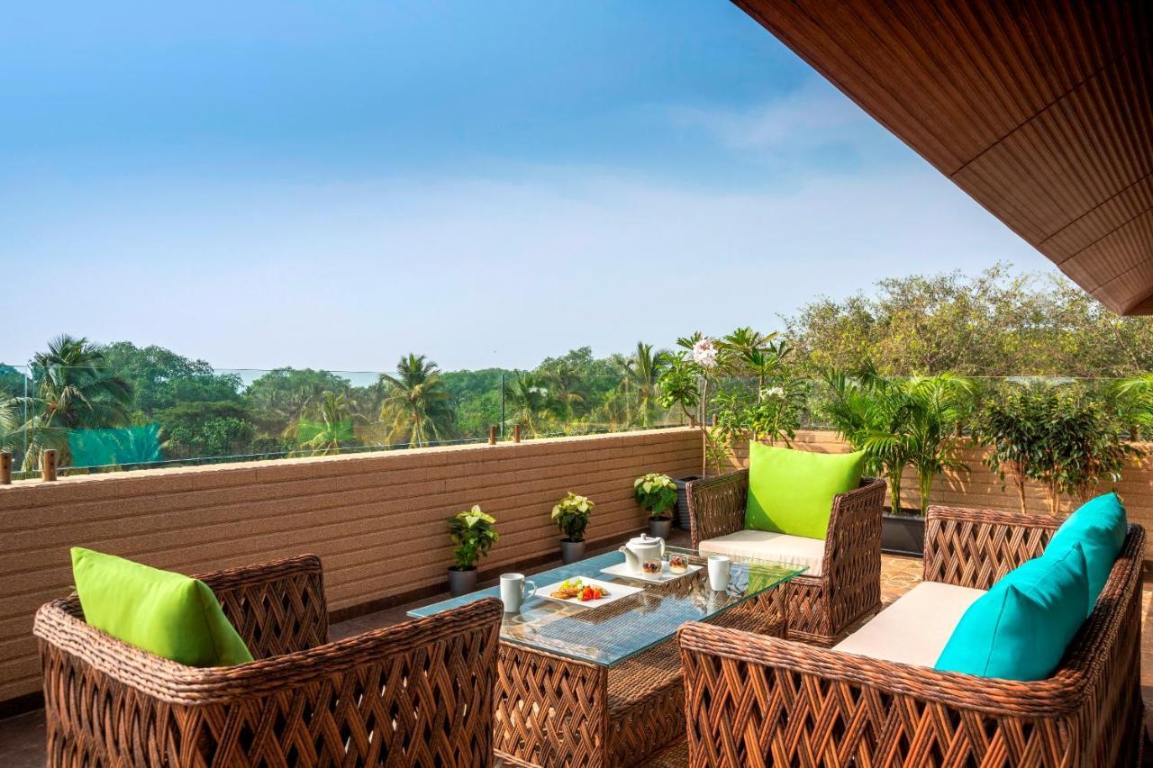 Yu Hotel Candolim Buitenkant foto