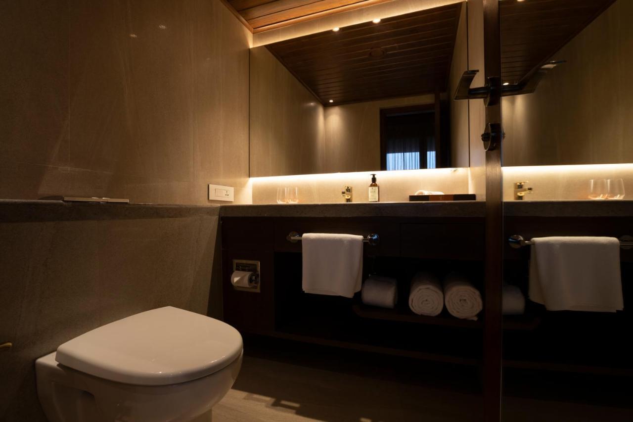 Yu Hotel Candolim Buitenkant foto